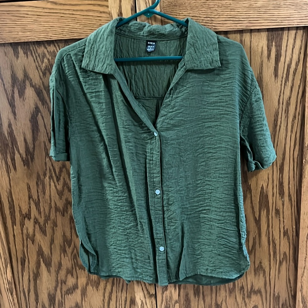 Womens SM light weight olive green short sleeve shirt.